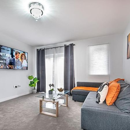 Reading 2-Bed Apartment & Parking Exterior photo
