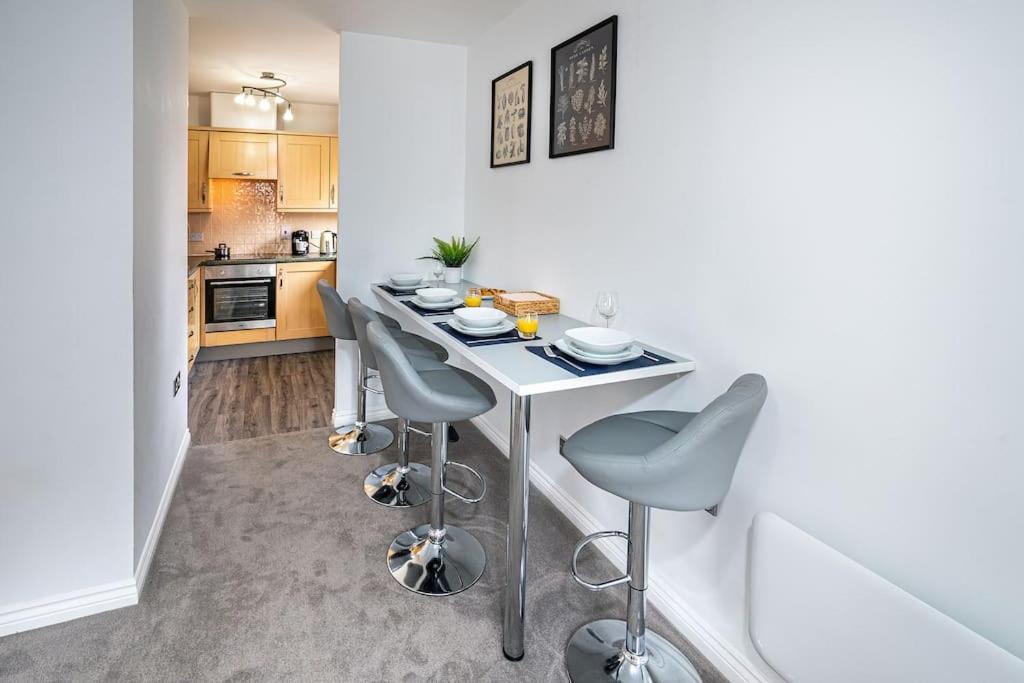 Reading 2-Bed Apartment & Parking Exterior photo